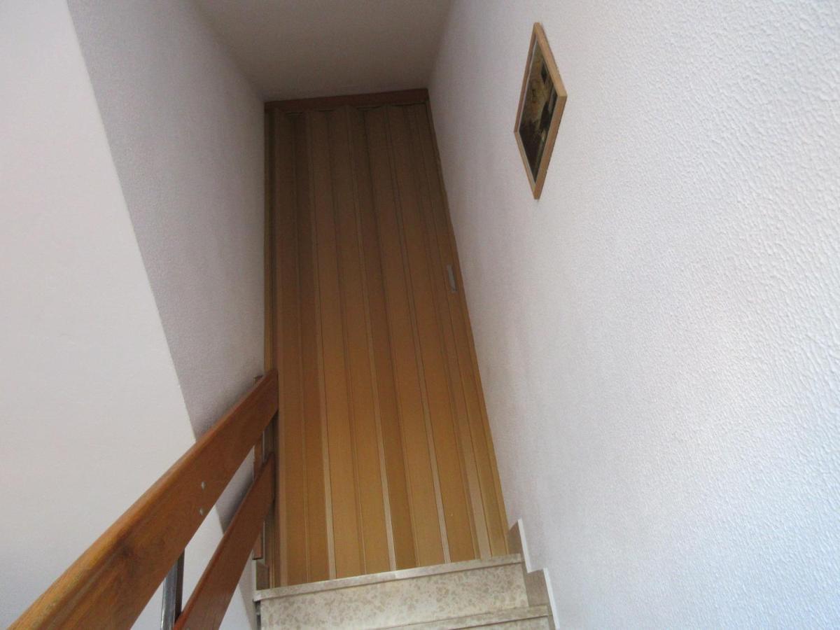 Apartmaji Karbic Postumia Esterno foto