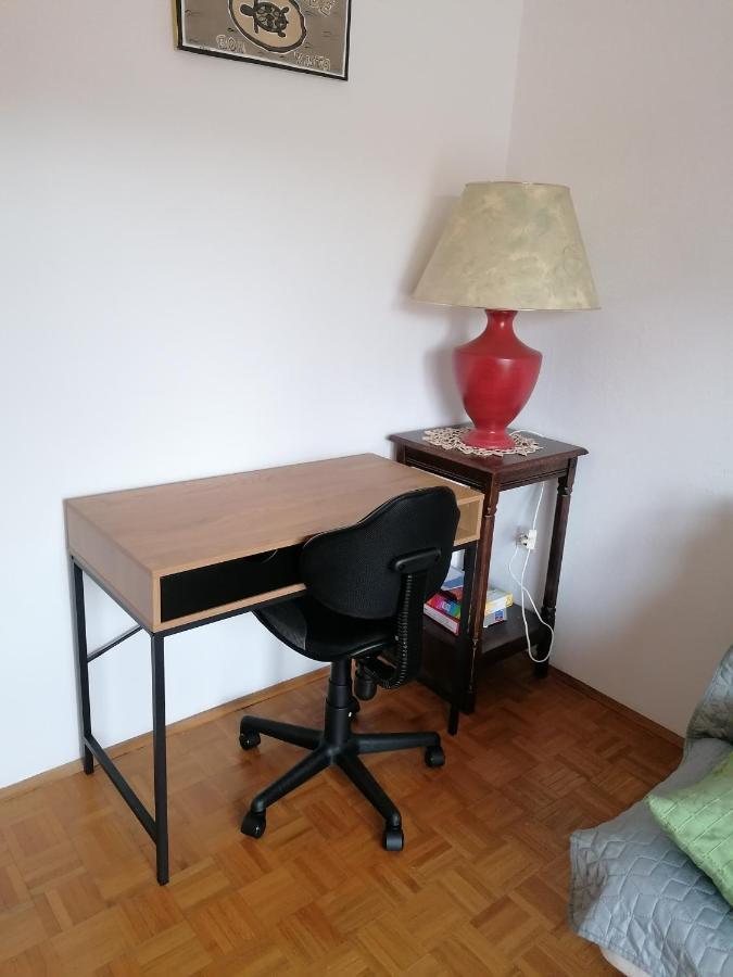 Apartmaji Karbic Postumia Esterno foto