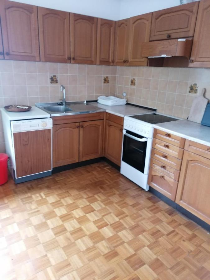 Apartmaji Karbic Postumia Esterno foto