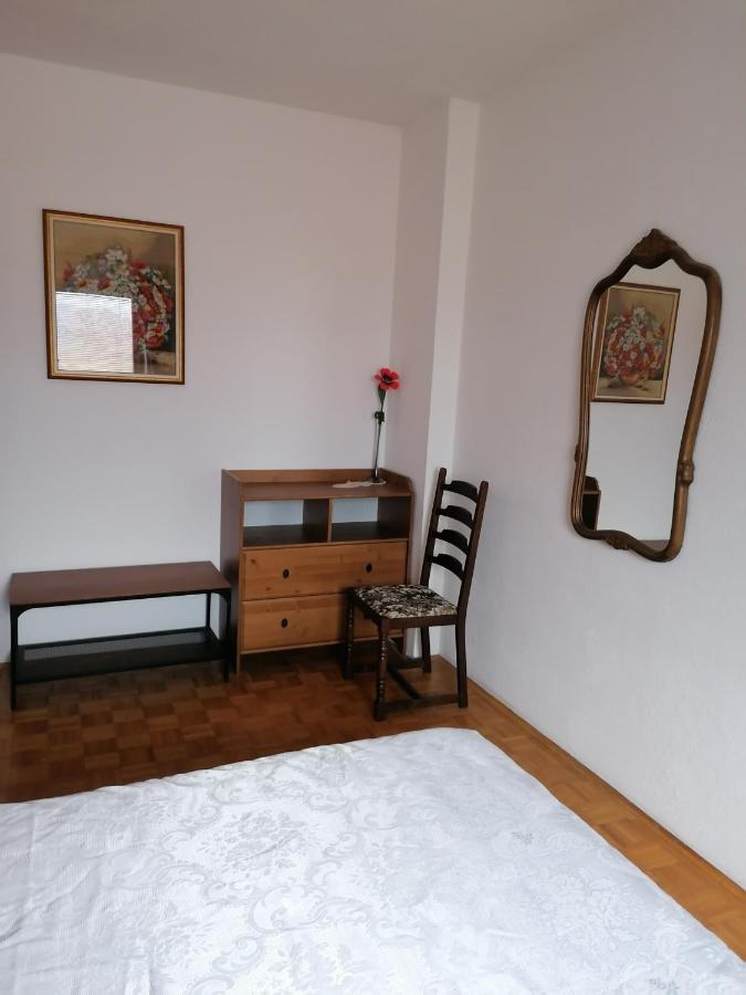Apartmaji Karbic Postumia Esterno foto