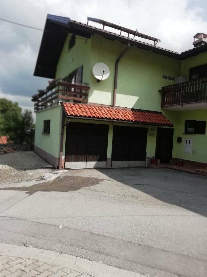 Apartmaji Karbic Postumia Esterno foto